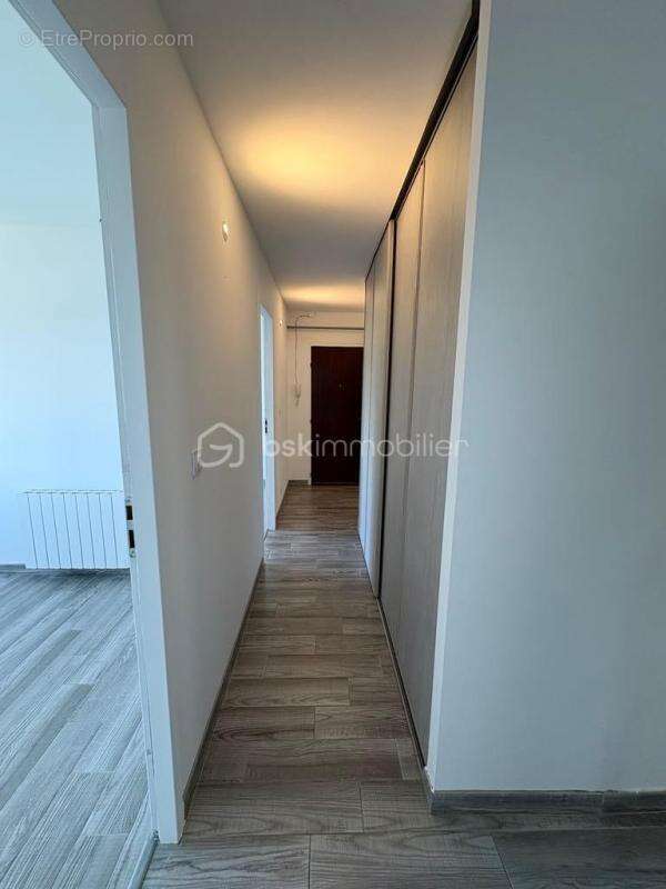 Appartement à BAGNOLS-SUR-CEZE