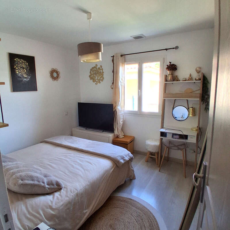 Maison à POUZOLLES