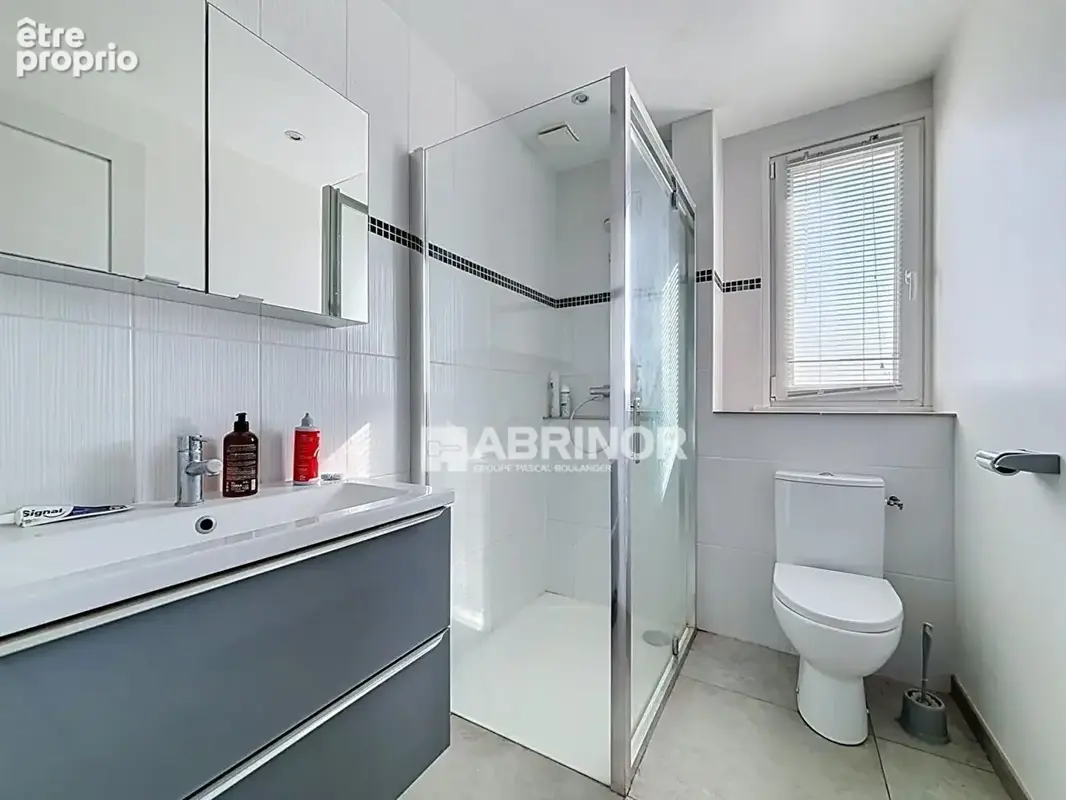 Appartement Haussmannien 2 chambres vendu loué au Croisé-Laroche - photo 5