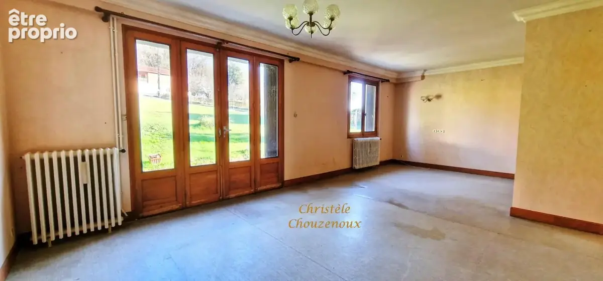 24120 Terrasson : Maison  de plain pieds  sur 4385m² de terrain - photo 5