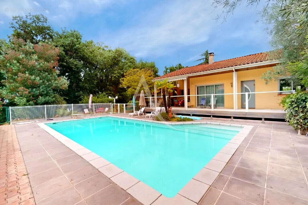 Maison à CORNEBARRIEU