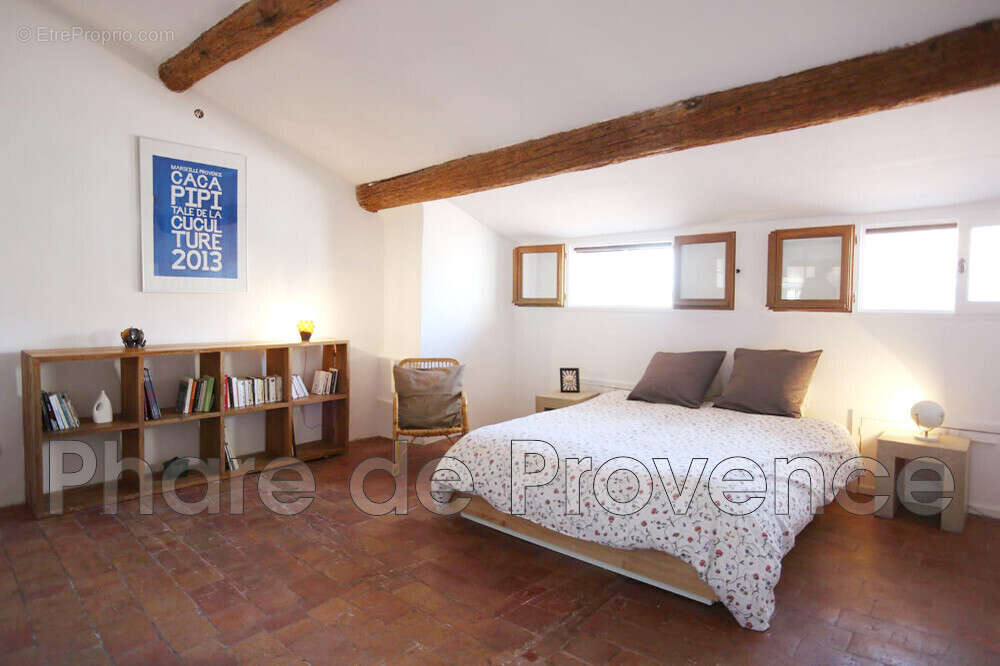 Appartement à MARSEILLE-2E