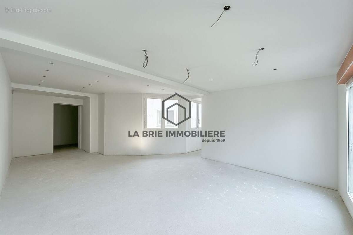 Appartement 60 m² à Boissy-Saint-Leger  - photo 4