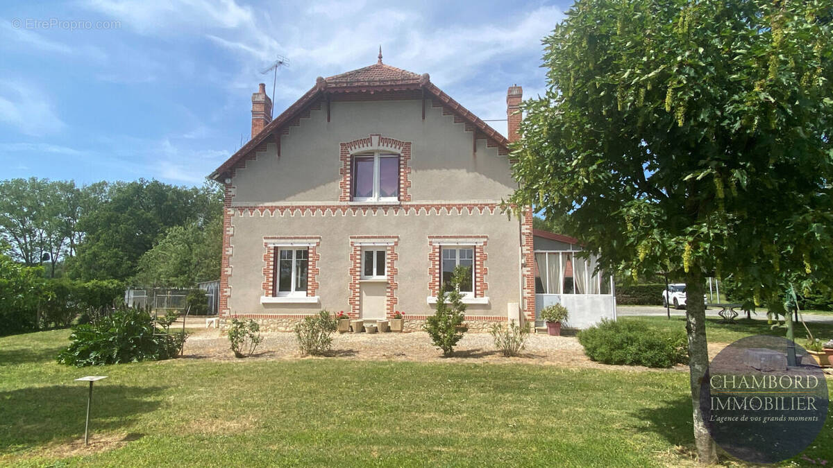 Maison à CONTRES