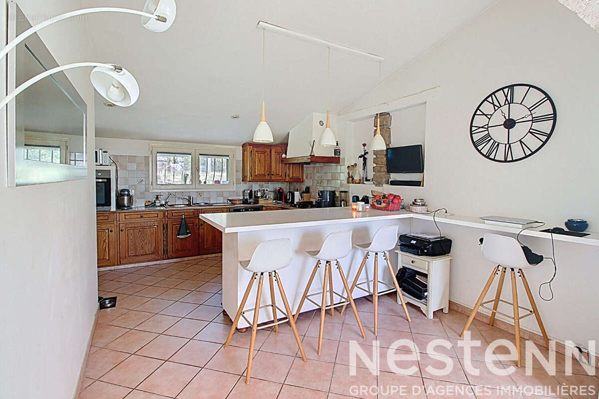 MAISON A VENDRE A LORGUES de 106 m2 de plain pied avec piscine sur un terrain clos de 2676m² - photo 4