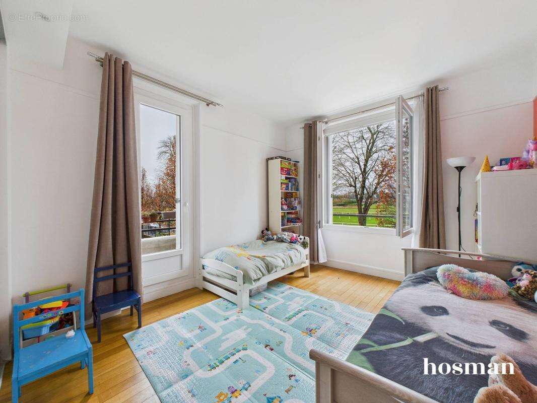 Appartement à SURESNES