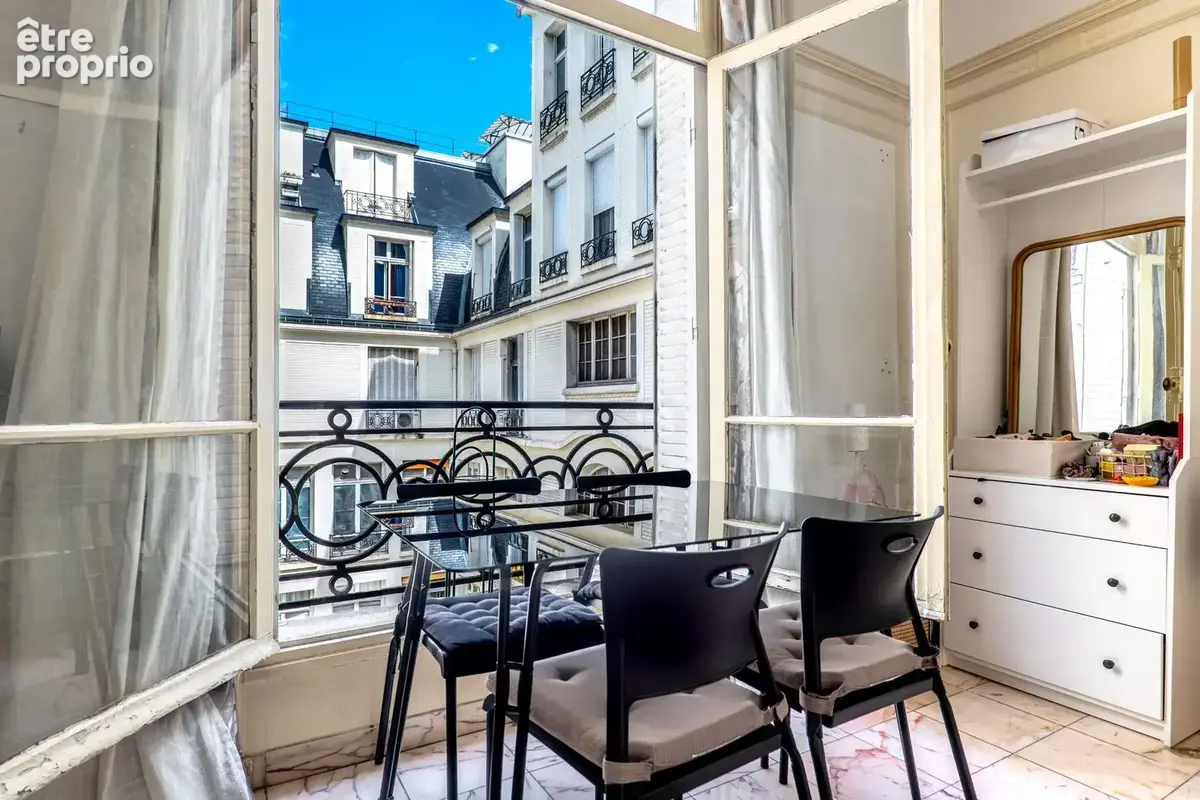Appartement 32 m² à Paris-8e  - photo 6