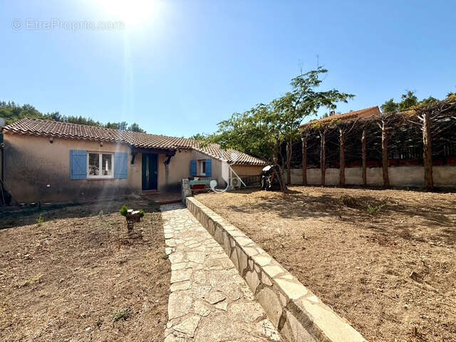 Maison de plain pied de 86m2 sur une parcelle de 297m2 avec garage - photo 3