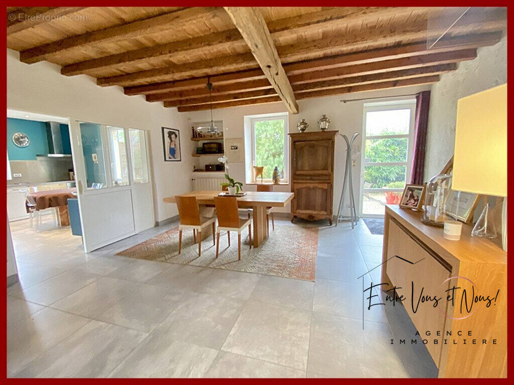 Maison 220 m² à Langon  - photo 2
