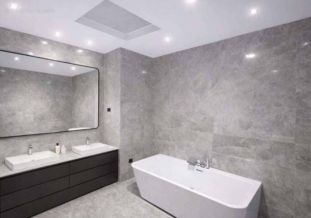 Maison à SAINT-MAUR-DES-FOSSES