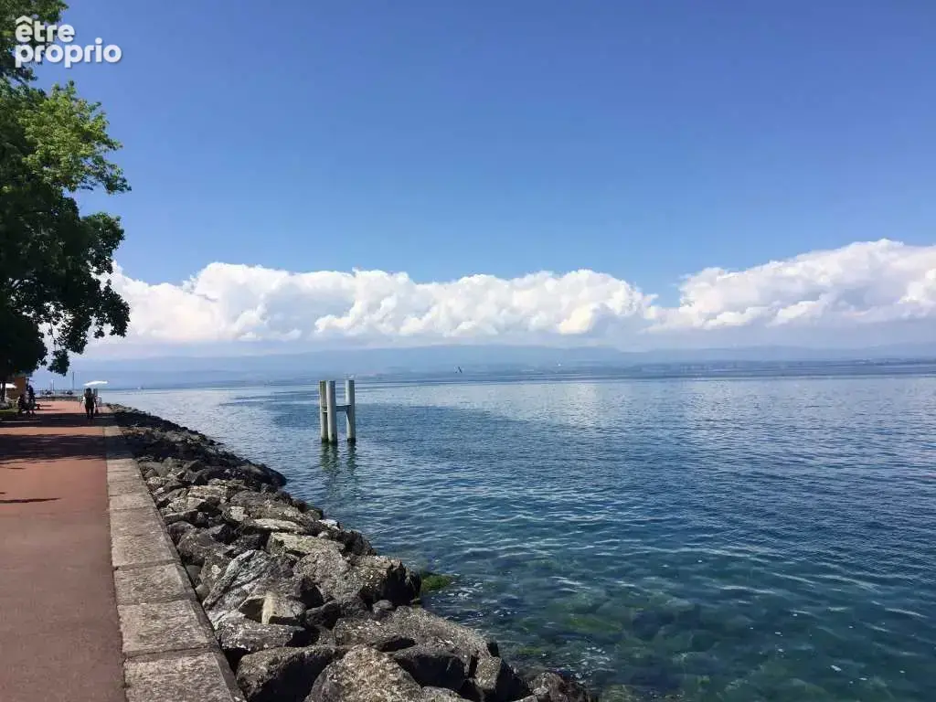 Evian centre superbe  t3 bbc jolie terrasse a etrenner !!! - photo 2
