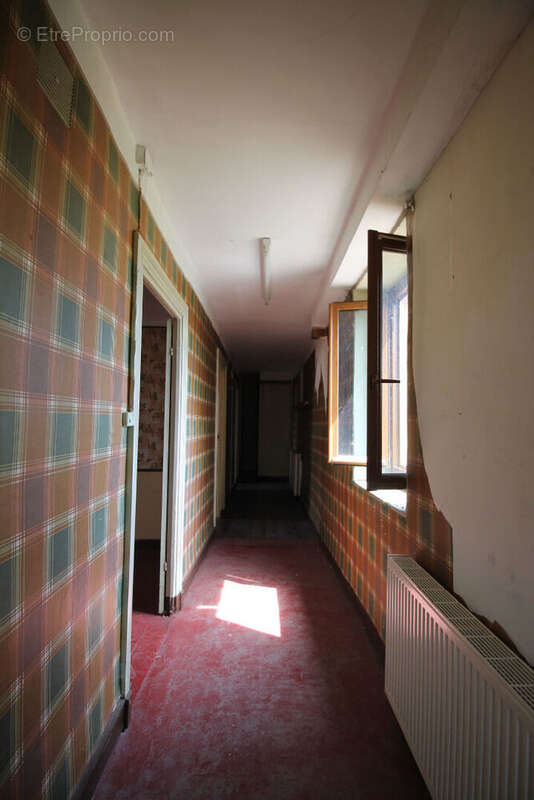 OINGT Maison en pierres de 166 m² + jardin attenant et vue - photo 17
