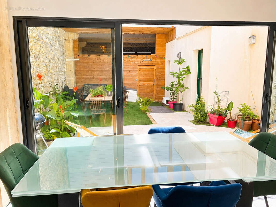 Chartrons   Ensemble immobilier unique et atypique de 310 m2 en monopropriété, avec garage et jardin - photo 12