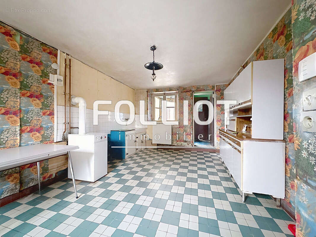 Maison à CONDE-SUR-VIRE