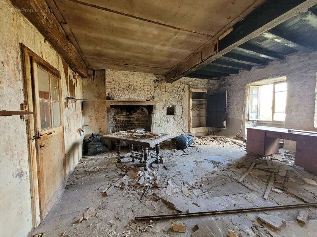 Maison à MONTORD