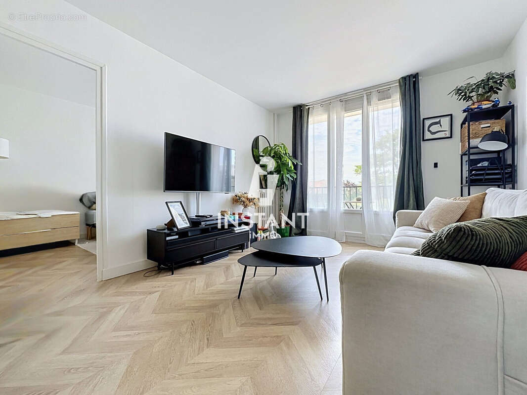 Appartement à SAINT-MAUR-DES-FOSSES
