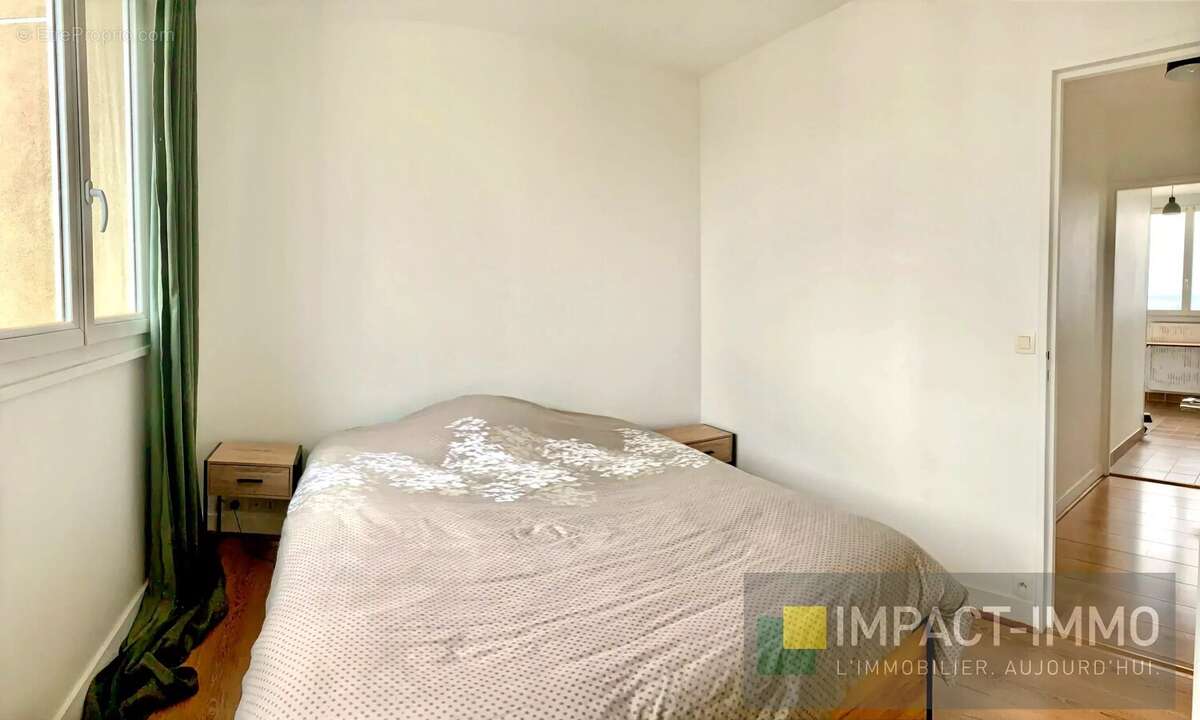 Appartement à LA GARENNE-COLOMBES