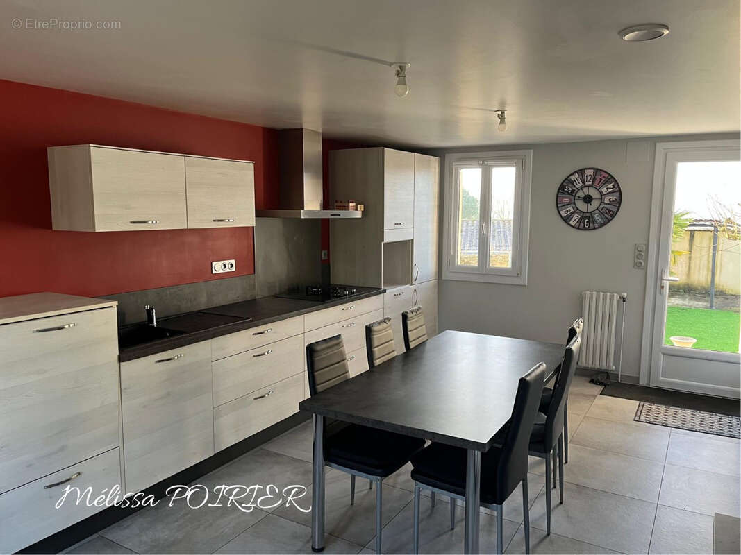 Maison à LES HERBIERS