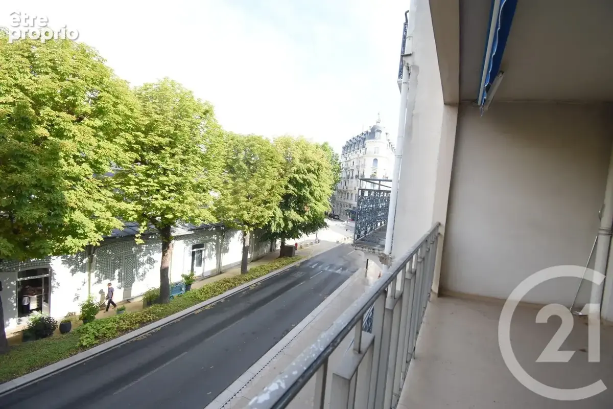 Appartement 73 m² à Vichy  - photo 2