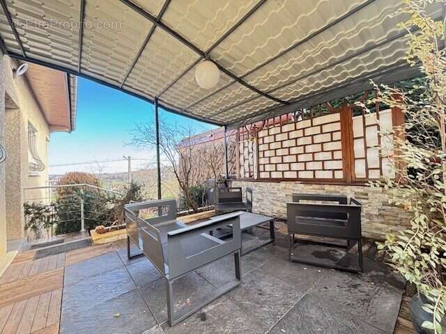 Maison à SAINT-GENEST-LERPT