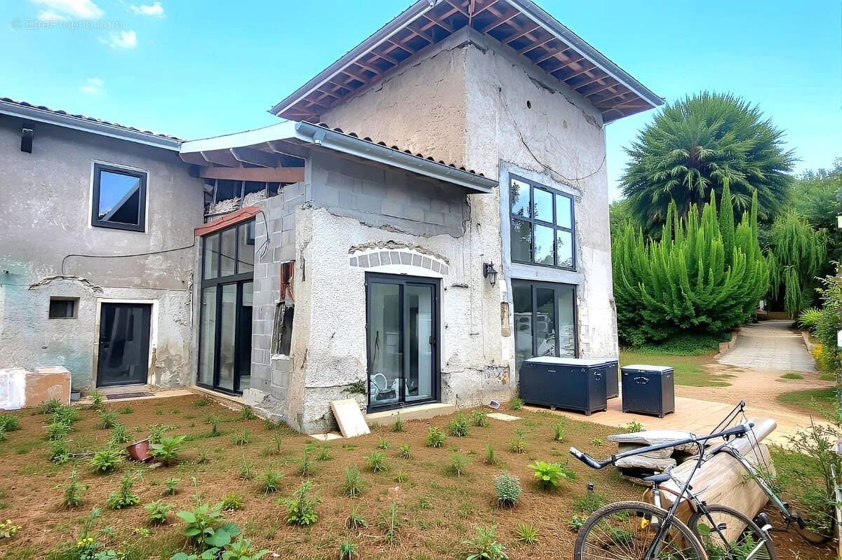 Maison à SALAISE-SUR-SANNE