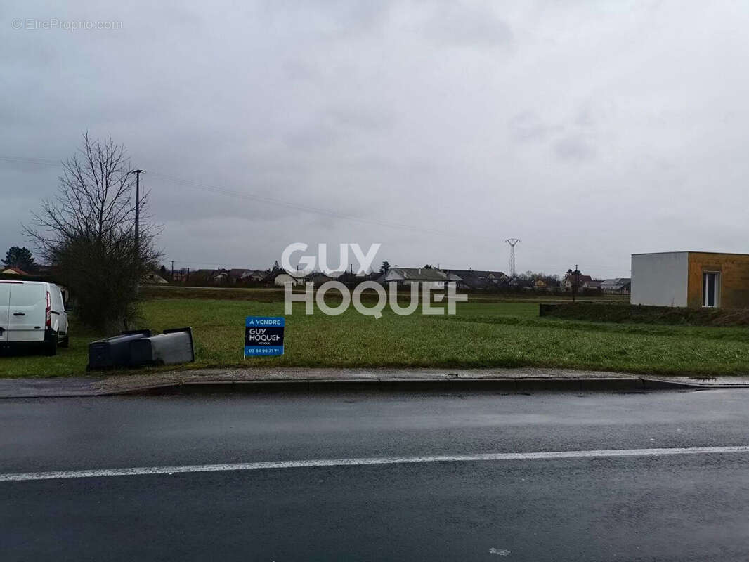 Terrain à VAIVRE-ET-MONTOILLE