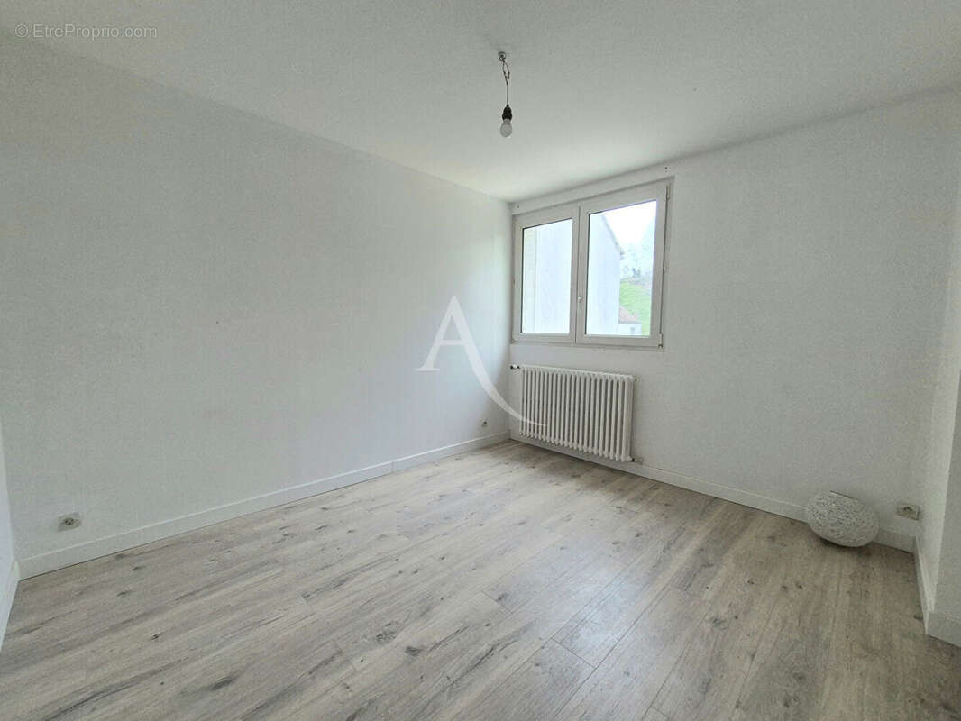 Maison à BURES-SUR-YVETTE