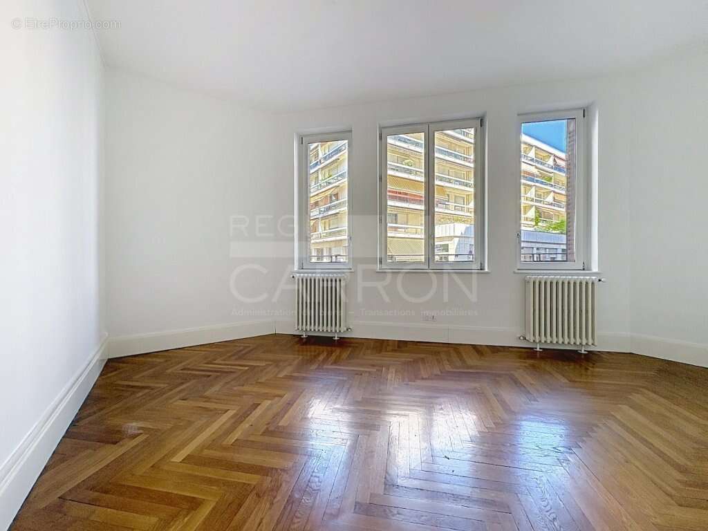 Lyon 6 / triangle d'or / crequi t2 52m² parfait etat 230000€ - photo 7
