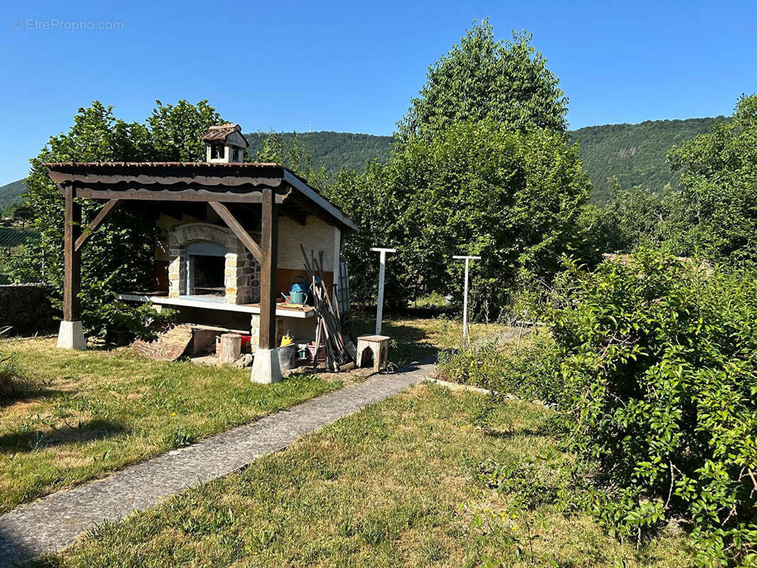 Maison à VIEU-D'IZENAVE