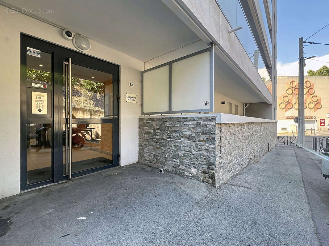 COUP DE COEUR ! Magnifique T3 avec terrasse de 20 m² et garage - Résidence récente -DPE A - photo 14