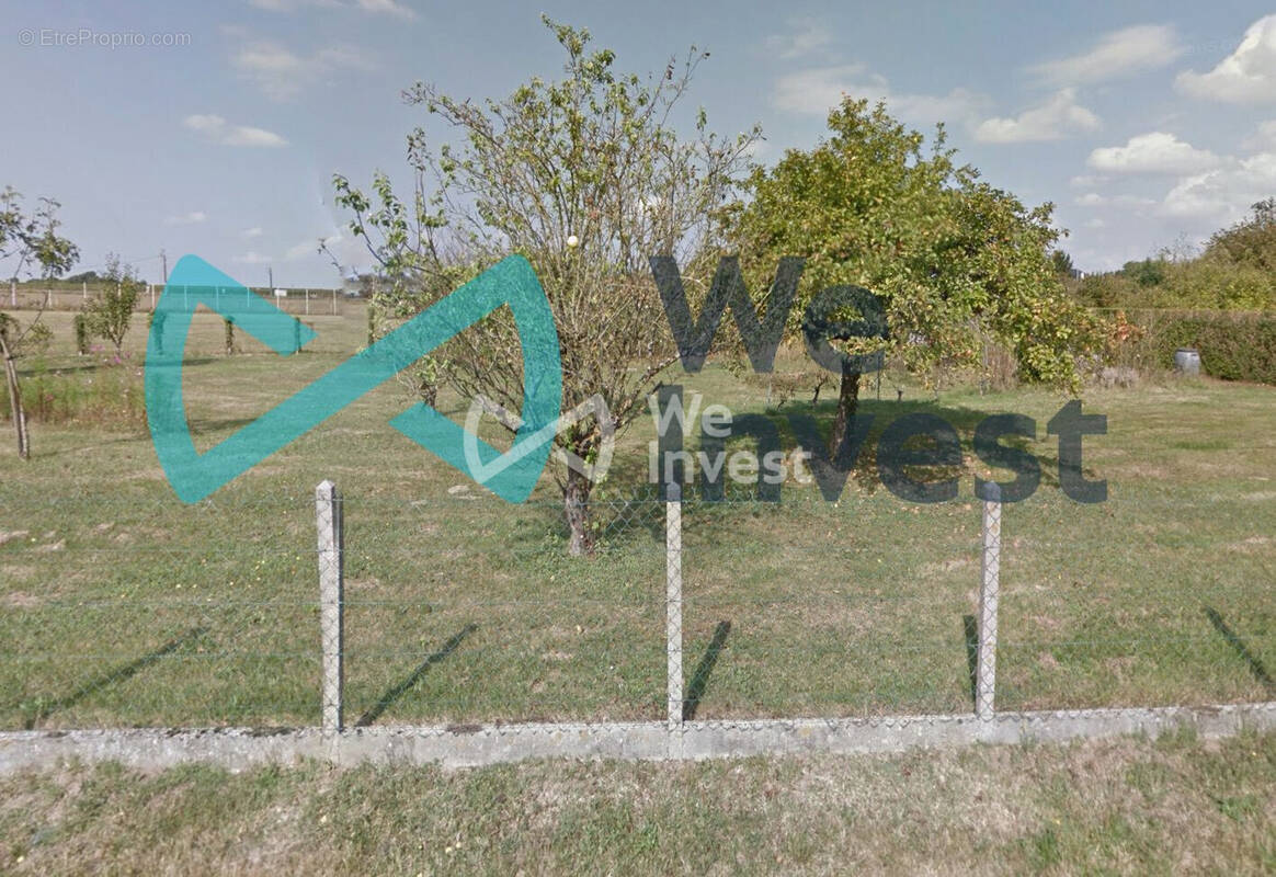 Terrain à SAINT-AUBIN-DE-BLAYE