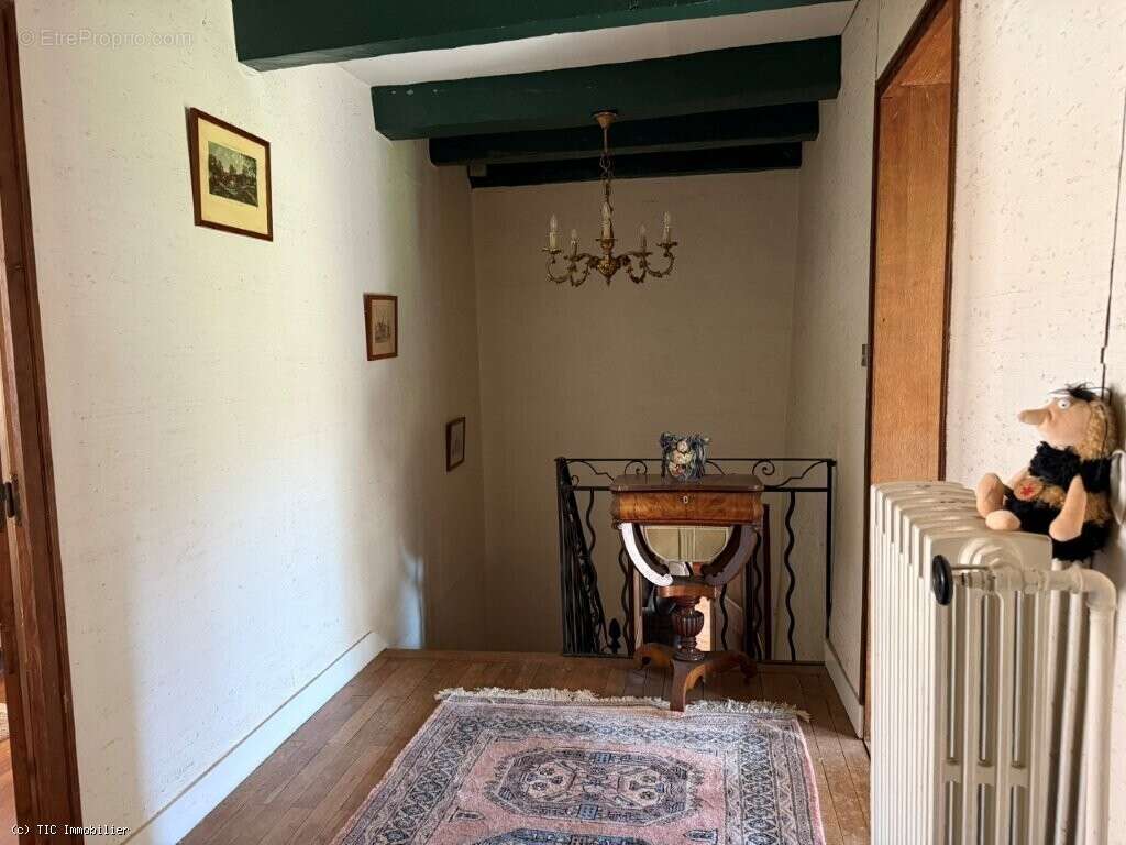 À Deux Pas De Nanteuil-En-Vallée, Superbe Longère En Pierre De 1836 Pleine De Charme - photo 15