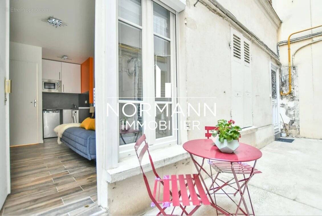 Appartement à PARIS-17E