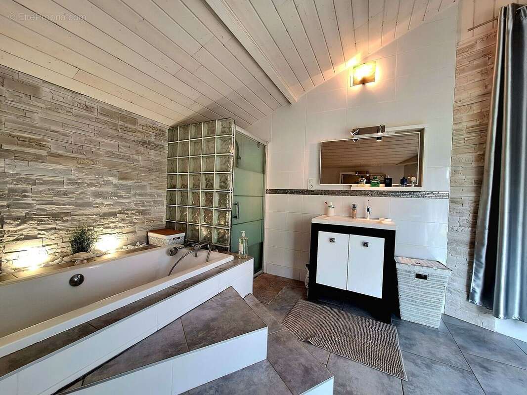 salle d'eau chambre principal