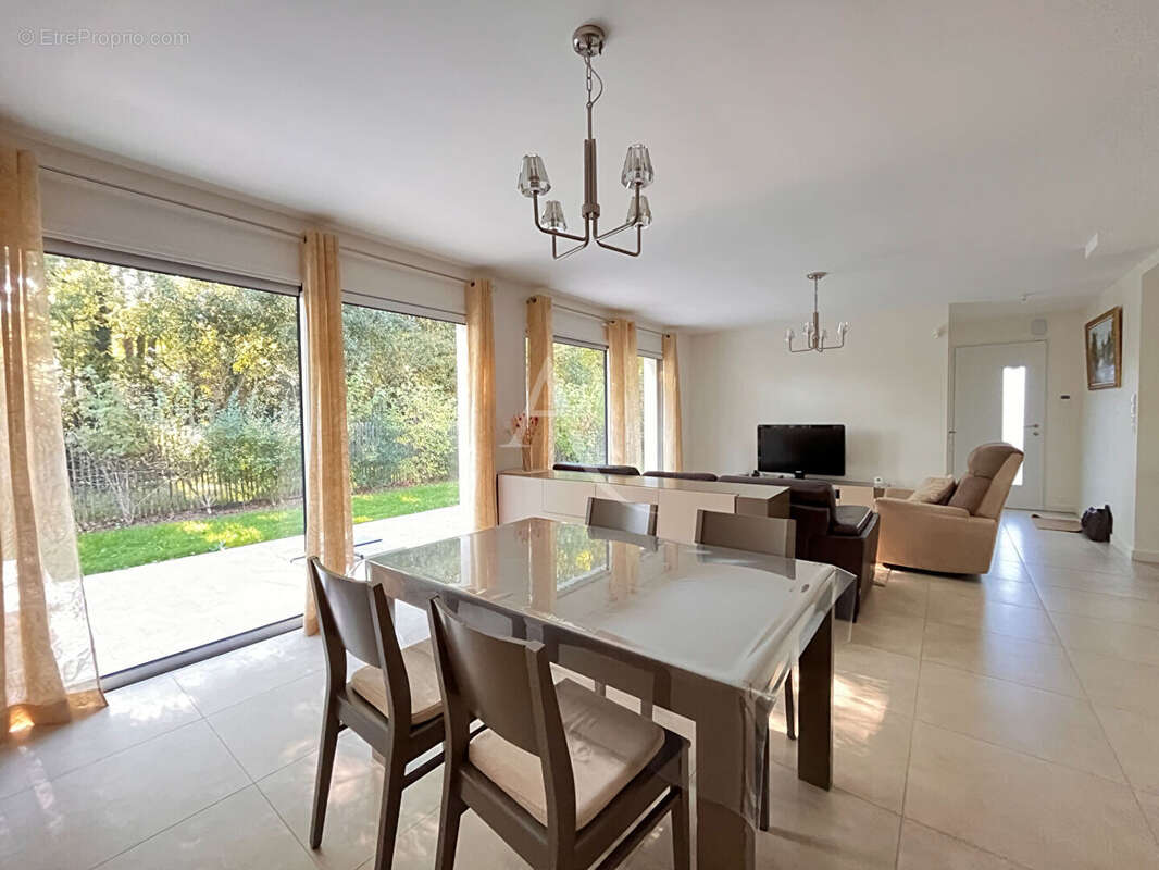 Maison à LA CHAPELLE-SUR-ERDRE