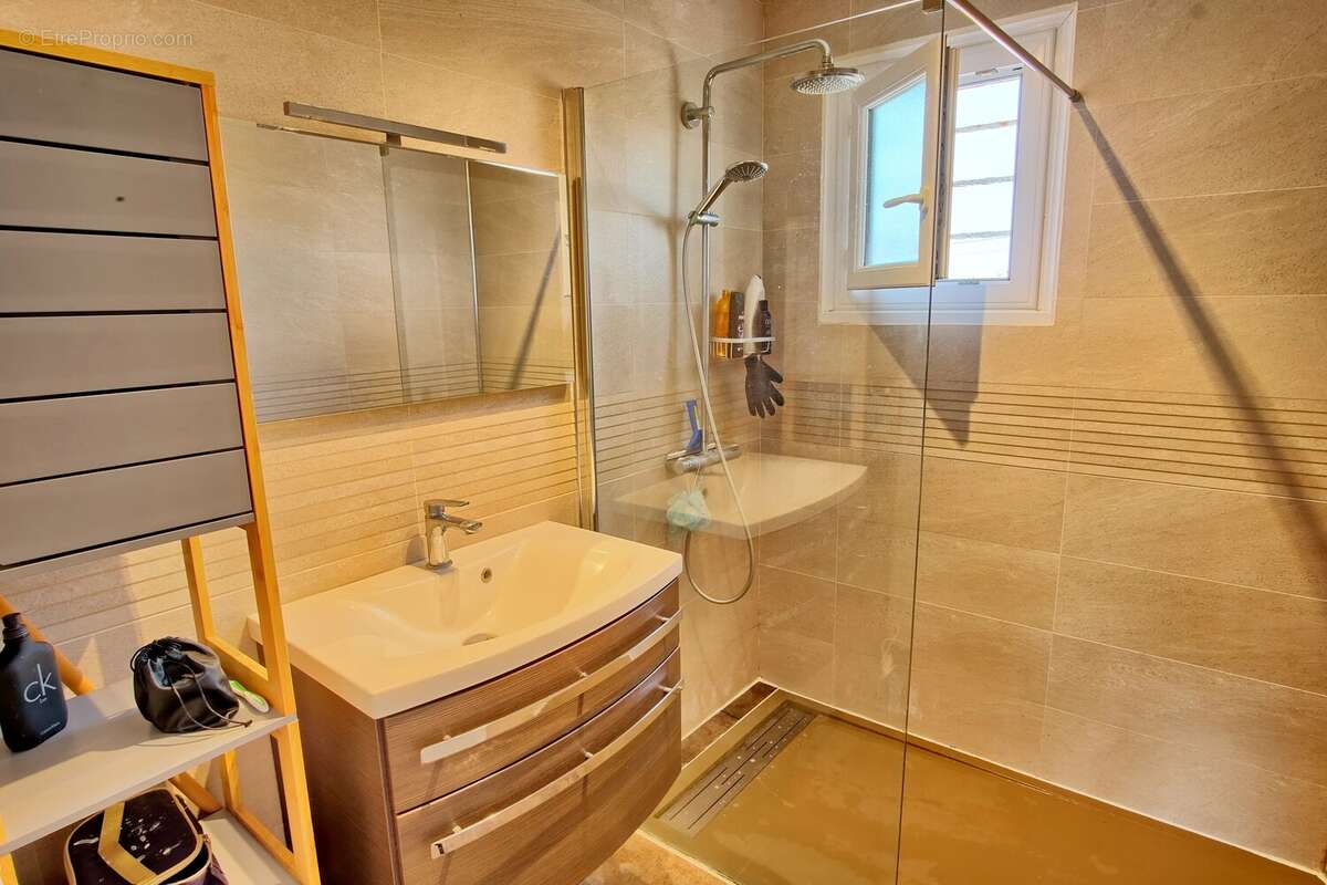 BERNIERES SUR MER - maison avec vie de plain pied, 3 chambres - photo 9