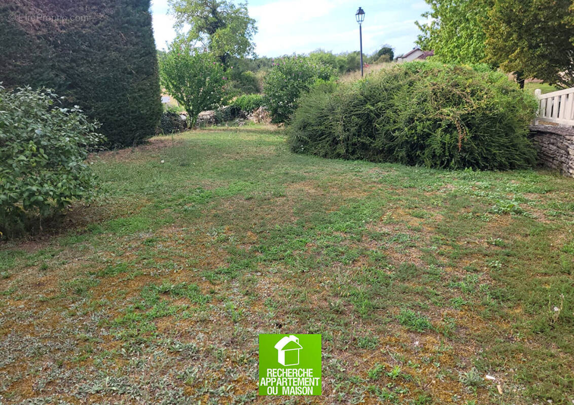 Terrain à ANNOISIN-CHATELANS