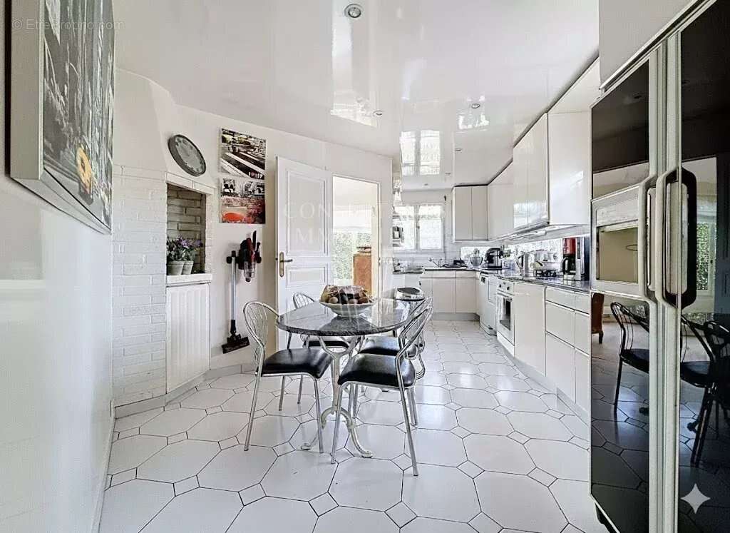 Maison à LE VESINET