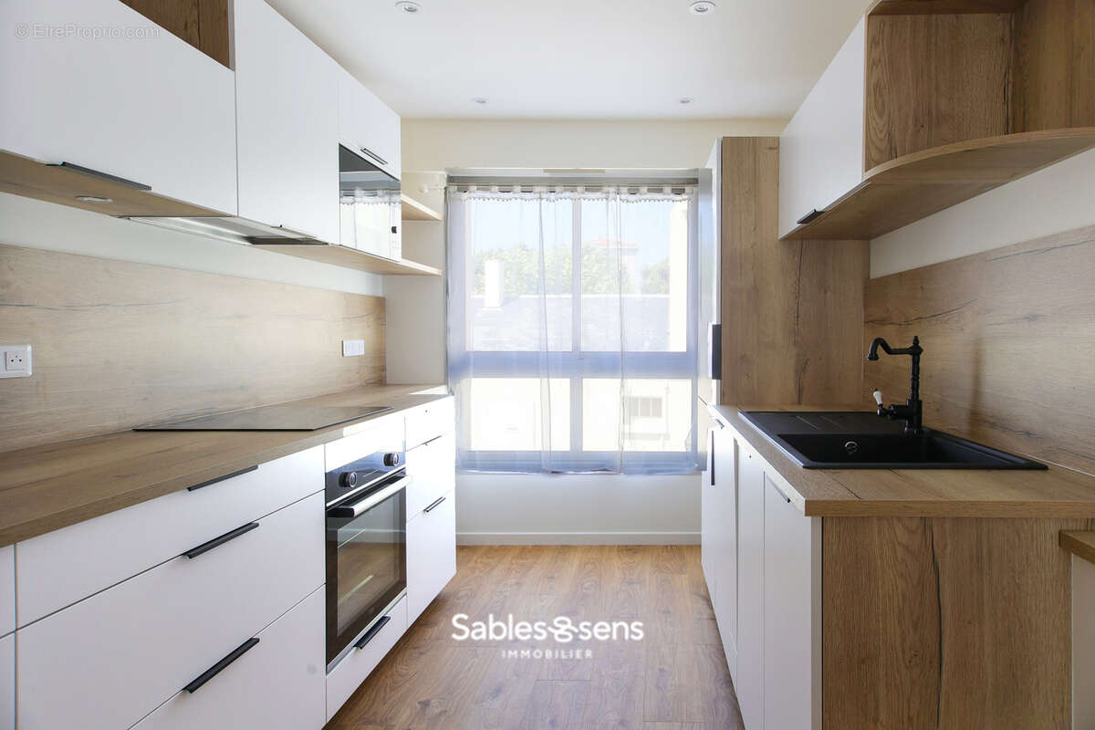 Appartement T4 rénové avec goût en plein cœur des Sables-d’Olonne   Garage en option - photo 2