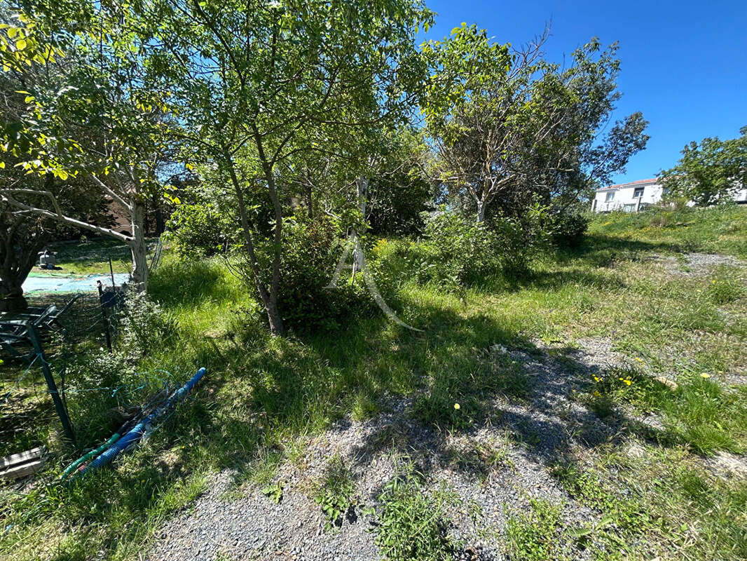 Terrain à VILLEFLOURE
