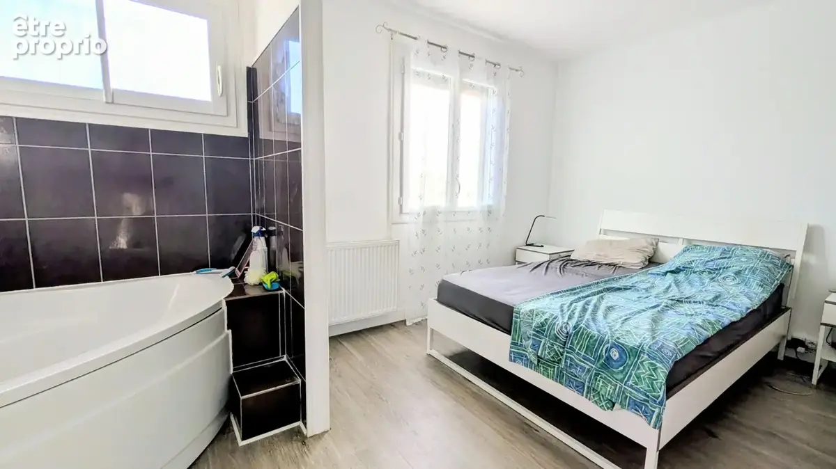 Châteaubernard – maison familiale de 174 m² – 5 chambres – terrain 950 m² – véranda chauffée – dpe c - photo 8