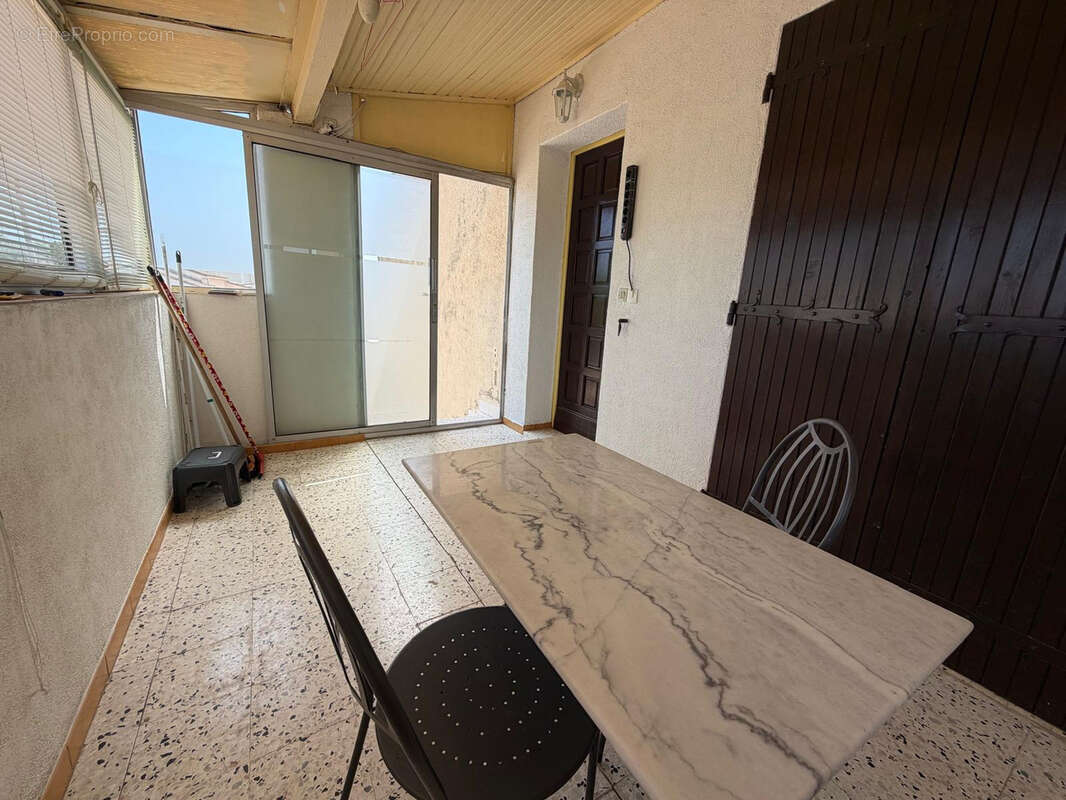 Marignane,  villa 3 logements, garage, terrain de 392 m2, fort potentiel - photo 16