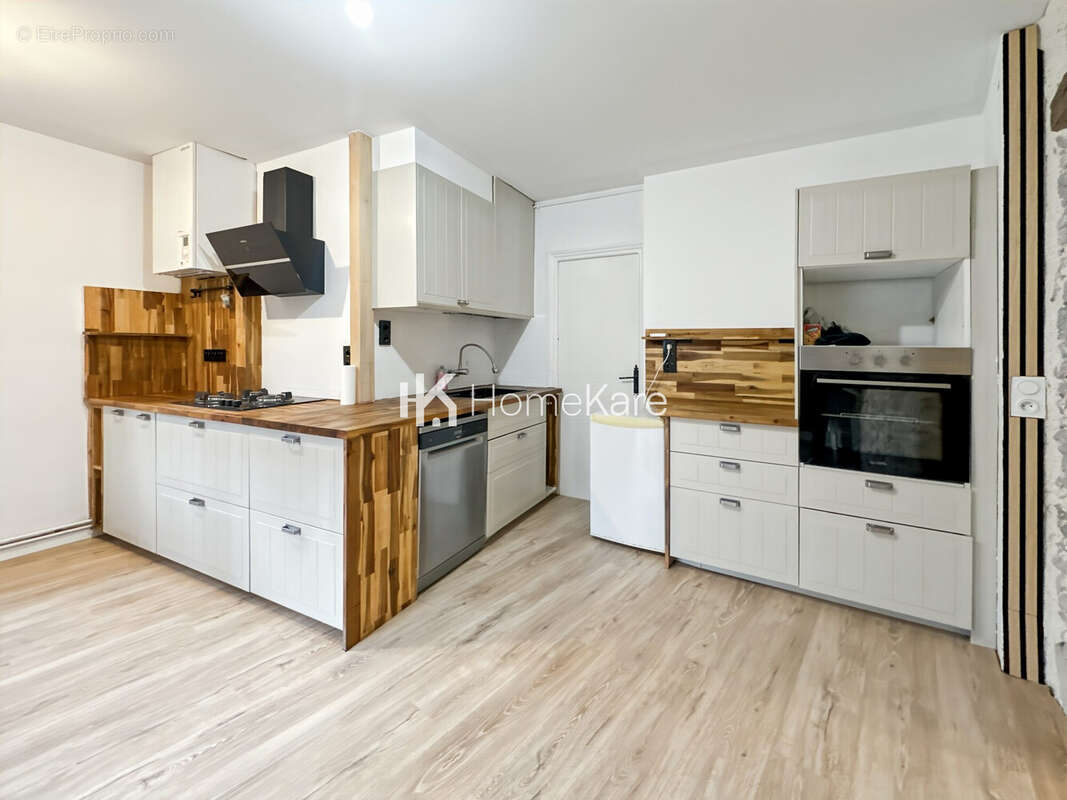 Maison à PRAT-BONREPAUX