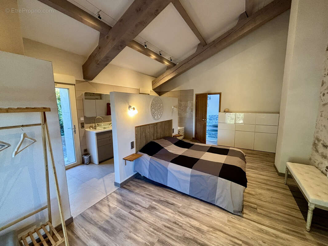 Maison à VALREAS