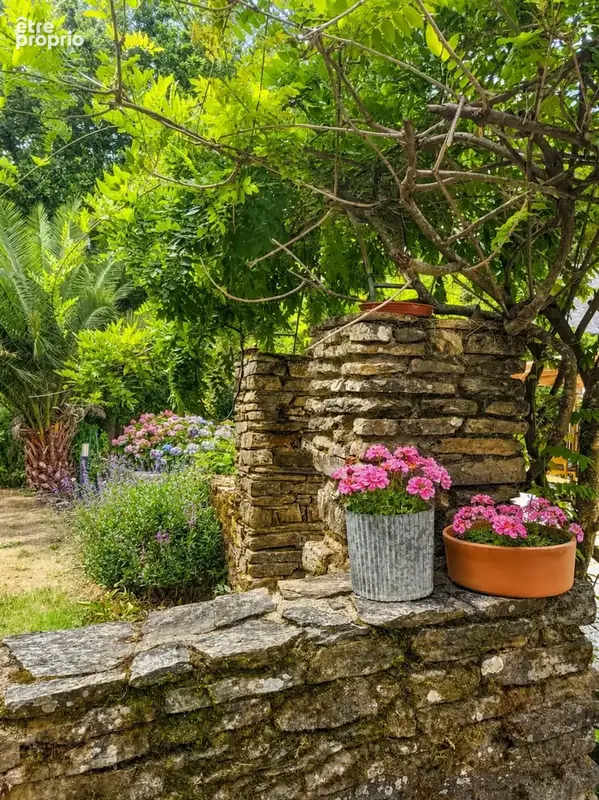 LE TREVOUX - Propriété en pierre avec maison principale, gîte indépendant et dépendances sur près d’un hectare - photo 31