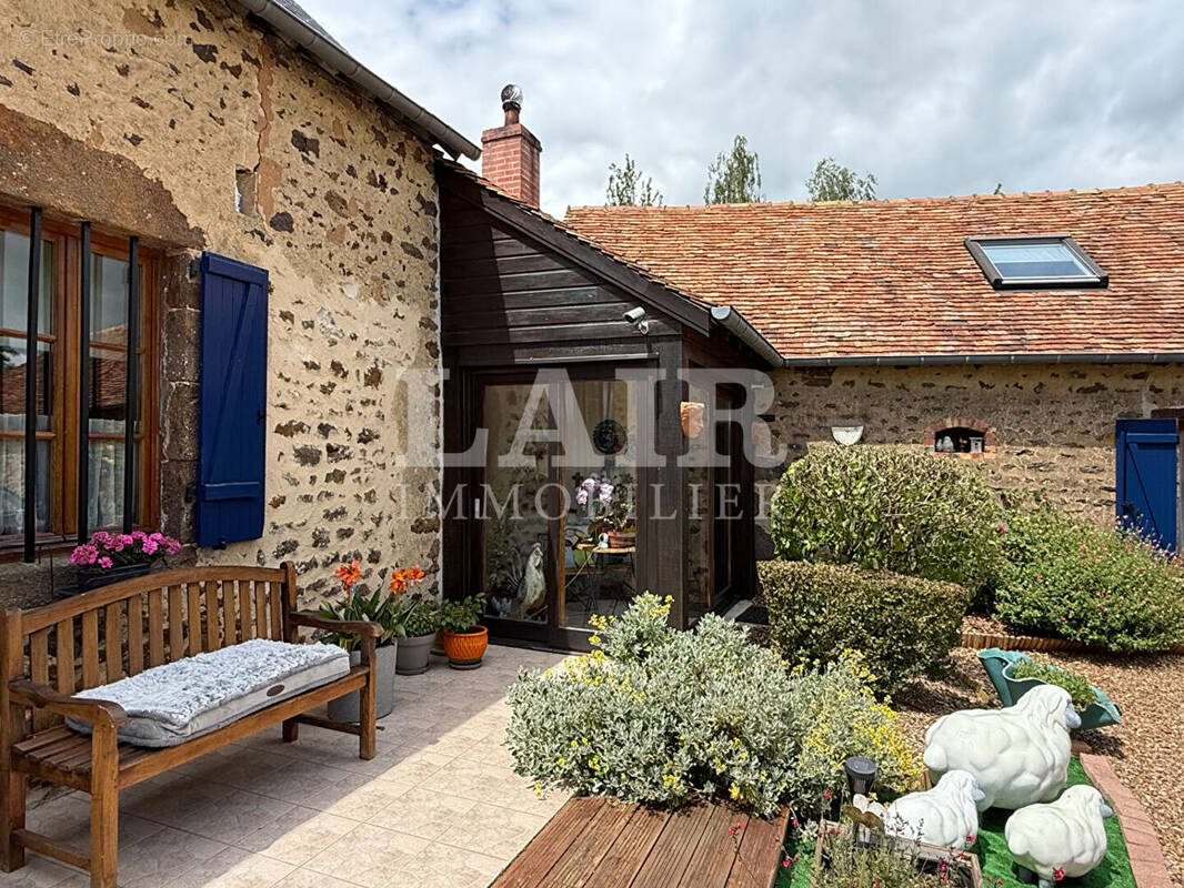Maison à SAINT-AUBIN-DE-LOCQUENAY