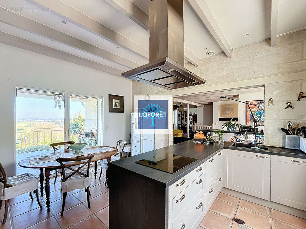 Maison à MONTLIEU-LA-GARDE