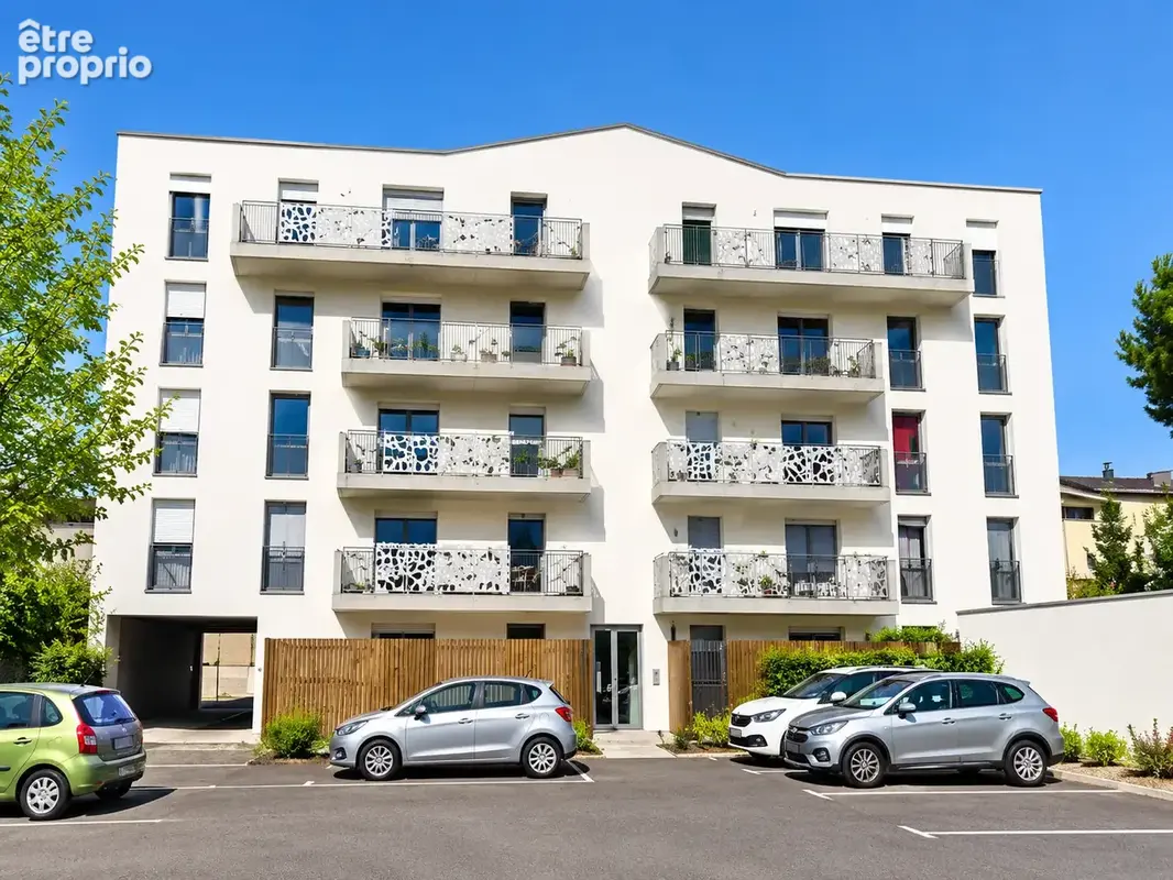 Barrière St Genès - Bergonié - T2 (40m2) avec place parking. - photo 6