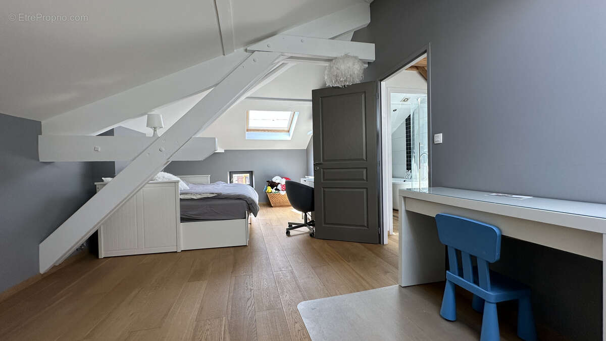 Maison à FLEURIEUX-SUR-L'ARBRESLE