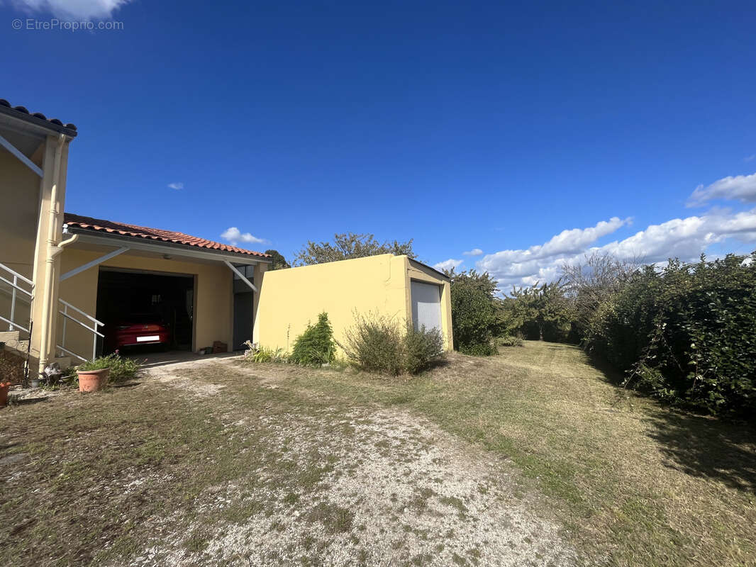 Maison à MORTAGNE-SUR-GIRONDE